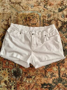 VENUS White Denim Cutoff Shorts - Classic Mid-Rise